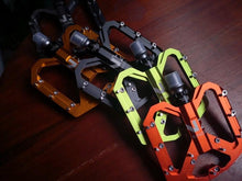 Load image into Gallery viewer, New Mountain Non-Slip Bike Pedals Platform Bicycle Flat Alloy Pedals 9/16 3 Bearings For Road Bikes Mountain Bike Pedals Flat Bicycle Pedals 9/16 Lightweight Road Bike Pedals Carbon Fiber Sealed Bearing Flat Pedals