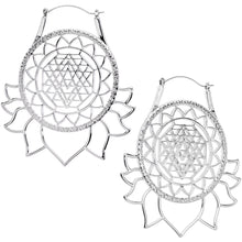 将图片加载到图库查看器,Lotus Flower Mandala Tunnel Plug Earrings