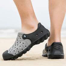 将图片加载到图库查看器,Outdoor Men Sandals Summer Hole Shoes Rubber Clogs Men Garden Shoes Black Beach Sandals Slippers Breathable Lightweight Sandals Unisex Beach Quick Drying Sandals Couple Outdoor Slippers