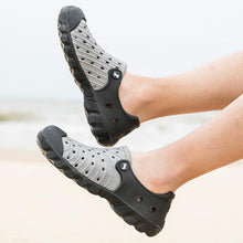 将图片加载到图库查看器,Outdoor Men Sandals Summer Hole Shoes Rubber Clogs Men Garden Shoes Black Beach Sandals Slippers Breathable Lightweight Sandals Unisex Beach Quick Drying Sandals Couple Outdoor Slippers