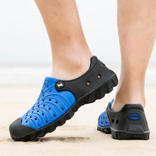 将图片加载到图库查看器,Outdoor Men Sandals Summer Hole Shoes Rubber Clogs Men Garden Shoes Black Beach Sandals Slippers Breathable Lightweight Sandals Unisex Beach Quick Drying Sandals Couple Outdoor Slippers