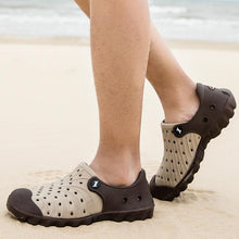 将图片加载到图库查看器,Outdoor Men Sandals Summer Hole Shoes Rubber Clogs Men Garden Shoes Black Beach Sandals Slippers Breathable Lightweight Sandals Unisex Beach Quick Drying Sandals Couple Outdoor Slippers