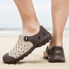 将图片加载到图库查看器,Outdoor Men Sandals Summer Hole Shoes Rubber Clogs Men Garden Shoes Black Beach Sandals Slippers Breathable Lightweight Sandals Unisex Beach Quick Drying Sandals Couple Outdoor Slippers