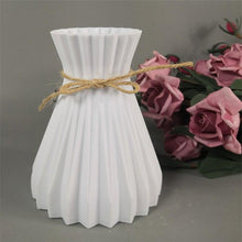 Load image into Gallery viewer, Plastic Vases Anti-ceramic Unbreakable Basket Imitation Rattan Flower Vase For Home Décor Desktop Decoration Living Room Office or Bookshelf