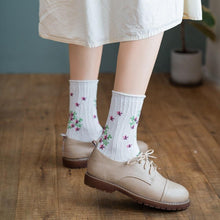 Load image into Gallery viewer, News Fashion Floral Print Women's Socks Harajuku Vintage Streetwear Crew Socks Kawaii Cute Cotton Long Sock Winter Warm Socks For Men And Women