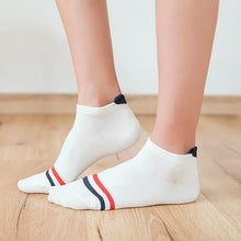 Load image into Gallery viewer, 5 Pairs 3D Cartoon Harajuku Cat Cute Heart Invisible Cotton Socks Casual Boat Socks Funny Girl Ankle Sock Set for Women
