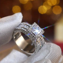 Load image into Gallery viewer, Shiny Halo Ring Inlaid Square Cut Shiny Zirconia Ring