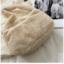 Load image into Gallery viewer, Simple And Stylish Women Soft Plush Winter Furry Shoulder Bags For Ladies And Girls Designer Clutch Handbag For Female