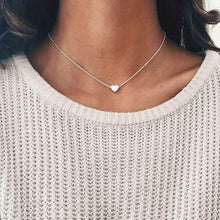 将图片加载到图库查看器,Simple Exquisite Heart-Shaped Pendant Alloy Necklace