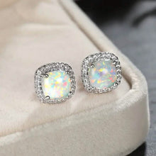 将图片加载到图库查看器,Small Exquisite Square Zirconia Earrings