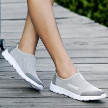 将图片加载到图库查看器,Summer Breathable Comfortable Mesh Running Mens Shoes Trainers Walking Outdoor Sport Men Sneakers Running Shoes Ultra Lightweight Breathable Walking Shoes Non Slip Athletic Fashion Sneakers