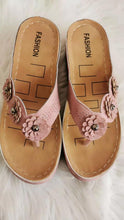 将图片加载到图库查看器,Summer Flat Sandal For Women Multicolor Handmade Retro Flowers Flip-Flops Women Slippers Cute Flat Summer Flats Sandals Women Strappy Flat Open Toe Sandals