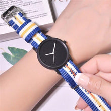 将图片加载到图库查看器,Summer Style Canvas Women Quartz Watch New Fashion Casual Wristwatches Woman Outdoor Unisex Watches Casual Sports Wrist Watch With Nylon Strap Elegant Design