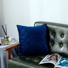 将图片加载到图库查看器,Super Soft Velvet Square Decorative Pillowcase