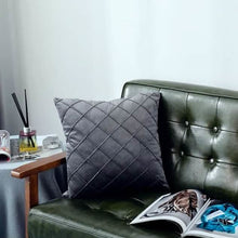 将图片加载到图库查看器,Super Soft Velvet Square Decorative Pillowcase