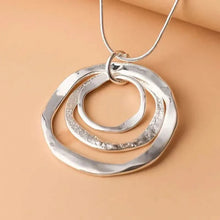 Load image into Gallery viewer, Three Rings Design Pendant Necklace