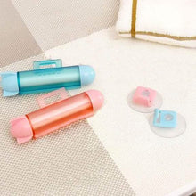 将图片加载到图库查看器,Toothpaste Squeezer Rolling Dispenser