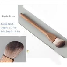 将图片加载到图库查看器,Vintage Style 1Pcs European Wood Handle Makeup Brush High Quality Loose Powder Brush Foundation Brush Super Soft Theatre Makeup