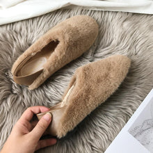将图片加载到图库查看器,Warm Fur Loafers Women Winter Shoes Indoor Furry Flats Round Toe Fluffy House Warm Wool Slippers Memory Foam Anti-Skid Sole House Shoes Indoor Outdoor Slippers