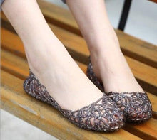 Load image into Gallery viewer, Wedding Summer Women Sandals Breathable Shoes Crystal Charming Sandals Women's Beach Shoes Slip On Crystal Summer Soft Hollow Glitter Shoes Slip-on Flats Sandals