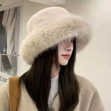 将图片加载到图库查看器,Wide Brim Fluffy Bucket Hat