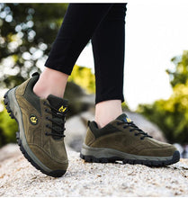 将图片加载到图库查看器,Winter Couple Outdoor Hiking Shoes Winter Warm Men's Shoe Lightweight Non-Slip Sneakers Low Top Walking Shoes For Outdoor Trailing Walking Climbing Running Shoes For Cold Weather