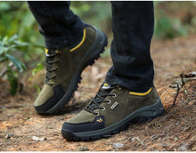 Load image into Gallery viewer, Winter Couple Warm Hiking Shoes Outdoor Sports Thick-Soled Wear-Resistant Non-Slip Low Cut Hiking Shoes Wide Breathable Slip Resistant Hiking Mountain Biking Outdoor Shoes