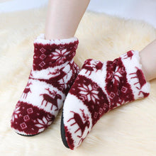 Load image into Gallery viewer, Winter Fur Slippers Women Warm House Slippers Plush Flip Flops Christmas Cotton Indoor Home Shoes Comfort Warm Fluffy Faux Fur Slipper Boots Soft Memory Foam Ankle Booties