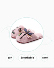 Load image into Gallery viewer, Winter Women Slippers Warm Plush Luxury Flip Flops Fur Slides Flat Lightweight Soft Indoor Slippers Soft Warm Memory Foam Slippers Faux Fur Lined Fluffy Slip On House Shoes