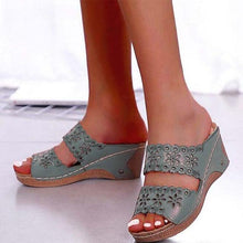 Load image into Gallery viewer, Woman Sandals For Beach Slip On Fashion Sandals Women Thick Bottom Footwear Flat Sandals Soft Leather Vintage Summer Casual Non-Slip Beach Platform Shoes Sandals