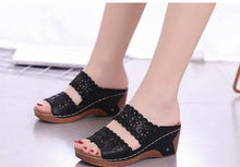 Load image into Gallery viewer, Woman Sandals For Beach Slip On Fashion Sandals Women Thick Bottom Footwear Flat Sandals Soft Leather Vintage Summer Casual Non-Slip Beach Platform Shoes Sandals