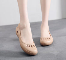 Load image into Gallery viewer, Women Clogs Modern Sandals Home Non-slip Summer Shoes Flat Slippers Plastic Waterproof Garden Shoes Classic Clog Casual Slip On Water Shoe Sandal Indoor Outdoor Slipper