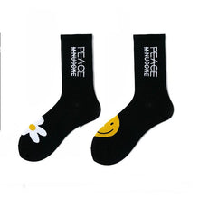 将图片加载到图库查看器,Women Korea Funny Socks Long Socks Black Cool Socks Harajuku GD Hip Hop Cotton Skateboard Socks Men New Trend Daisy Socks Men