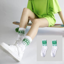 将图片加载到图库查看器,Women Korea Funny Socks Long Socks Black Cool Socks Harajuku GD Hip Hop Cotton Skateboard Socks Men New Trend Daisy Socks Men