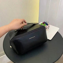 Load image into Gallery viewer, Women Makeup Organizer Toiletry Leather Bag