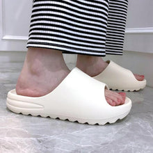 将图片加载到图库查看器,Women Men Summer Slippers Beach Slides Sandals Cartoon Flip Flops Thick Soled Boys Girls Couples Bathroom Shoes Non-Slip Quick Drying Soft Massage Slides Comfortable Lightweight Open Toe Pool Spa Sandals