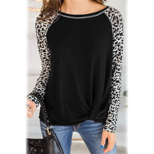 将图片加载到图库查看器,Women's Long Sleeved Leopard Print Twist Top