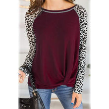 将图片加载到图库查看器,Women's Long Sleeved Leopard Print Twist Top