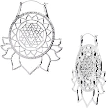 将图片加载到图库查看器,Lotus Flower Mandala Tunnel Plug Earrings