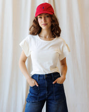 将图片加载到图库查看器，Charisma Tee

