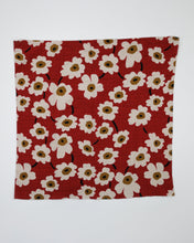 将图片加载到图库查看器，Essential Summer Scarf
