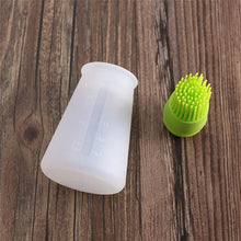 Load image into Gallery viewer, 1 Pcs Portable Silicone Oil Bottle with Brush Grill Oil Brushes Liquid Oil Pastry Kitchen Baking BBQ Tool Kitchen Tools for BBQ Silicone Oil Container with Brush Spray Bottle Oil Dispenser for Kitchen Cooking BBQ
