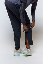 将图片加载到图库查看器，Valia Women's Black Jogger Pants
