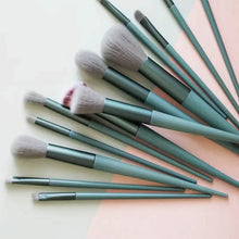 将图片加载到图库查看器，13-Piece: Professional Makeup Brush Set
