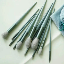 将图片加载到图库查看器，13-Piece: Professional Makeup Brush Set
