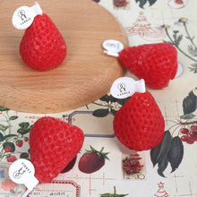 Load image into Gallery viewer, 1PC/4PCS Strawberry Decorative Aromatic Candles Strawberry Shaped Scented Candle Mini Soy Wax Candle Small Scented Candle Wax Decorative Candle for Bedroom Bathroom Decoration Parties Soy Wax Scented Candle For Birthday Wedding Candle
