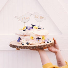 将图片加载到图库查看器，1Pcs Hollow Letter Love Just Married Mr &amp; Mrs Cake Topper Mr and Mrs Cake Toppers Wooden Wedding Cake Topper Party Cake Decoration Mr And Mrs Cake Topper Bride and Groom Wooden Wedding Cake Topper For Wedding Party Supplies
