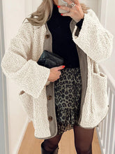 Load image into Gallery viewer, Modern Cozy Women Luxuriously Cozy Contrast Button Up Sherpa Jacket with Pockets For Fall &amp; Winter
