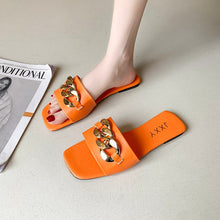 将图片加载到图库查看器，Women Sandals Design Gold Chain Closed Toe Slip On Mules Shoes Flat Heels Square Head Casual Slides Summer Slippers Open Toe Flat Sandals Metal Chain PU Leather Slides Shoes
