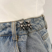 Load image into Gallery viewer, 2Pcs Bear Shaped Adjustable Jean Button Waist Buckle Snap Pants Buckle Extender Replacement Jeans Button Safety Pins No Sew Detachable Waist Body Fit Tighten Safety Pins
